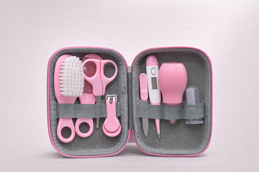 Kit Soin & Hygiène Bébé Complet – Trousse 8 Accessoires avec Thermomètre Digital